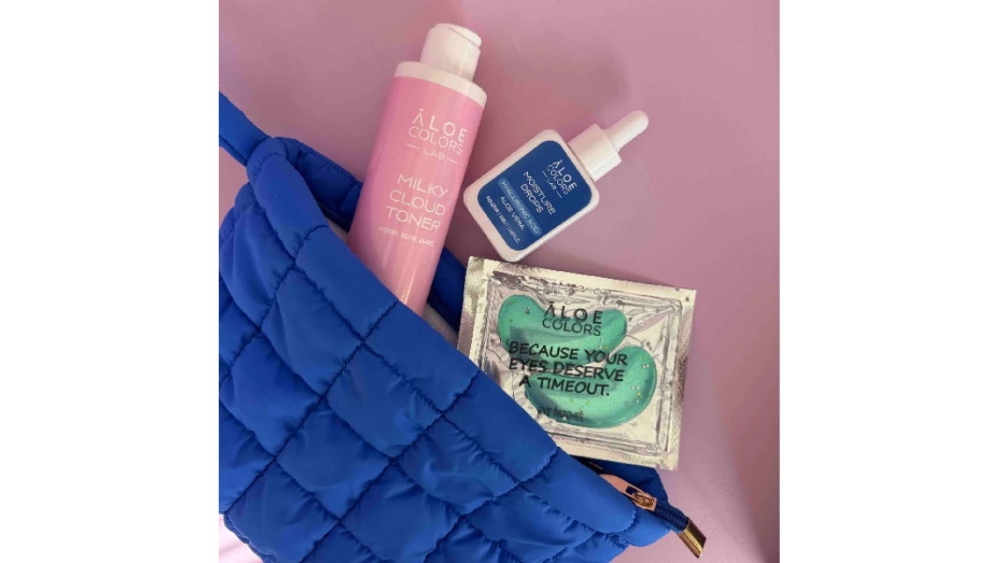 Aloe + Colors Moisture Skincare Bag With Hyalouronic Acid
