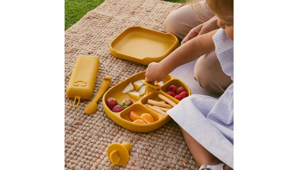 Interbaby Αντιολισθητικό Πιάτο Σιλικόνης Με Θήκες Και Καπάκι Orange