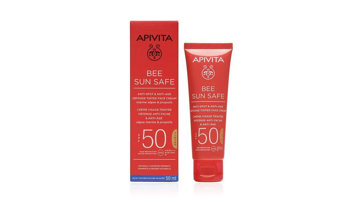 Apivita Bee Sun Safe Κρεμα Προσώπου κατά των Πανάδων & των Ρυτίδων με Χρώμα για Ανοιχτόχρωμες & Mεσαίες Επιδερμίδες SPF50 50 ml